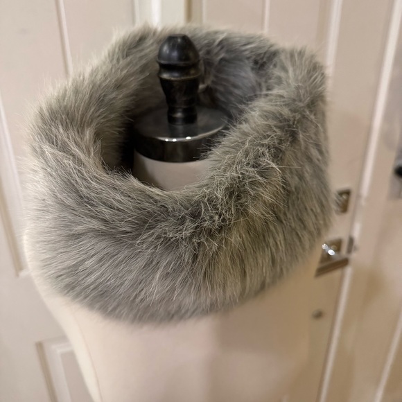 Aeropostale infinity Scarf warm Gray tones Faux Fur one size glam cozycore - Picture 3 of 7